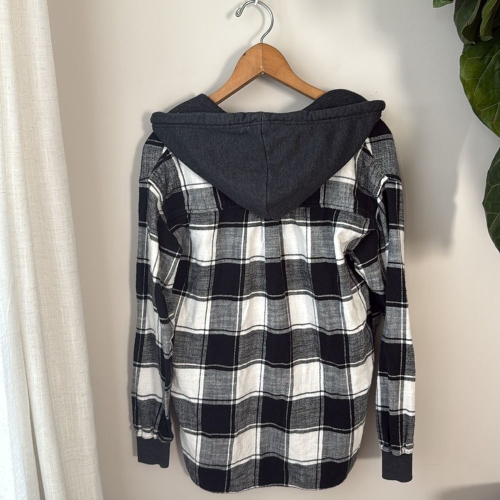 American Eagle Black + White Cotton Cozy Cabin Hooded Oversized Flannel - Picture 2 of 7